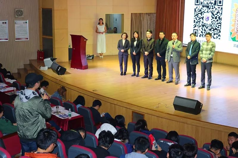 1527580679497404.png blob.png